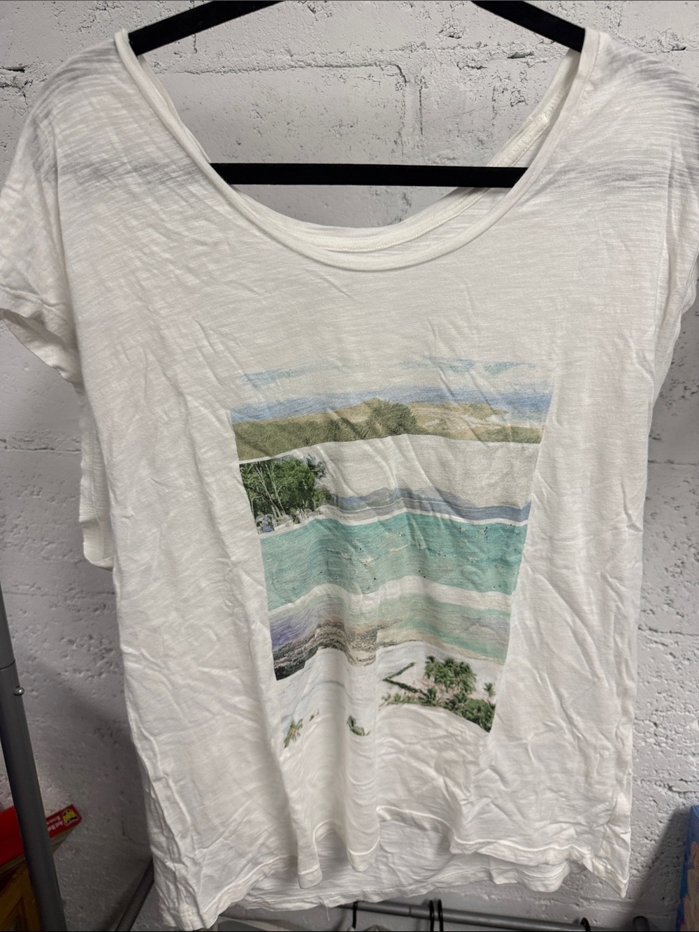 GAP White T Shirt Size XL - Like New Ocean Scene